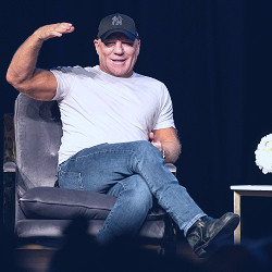 A Chat With the Master of Nostalgia, Designer Steve Madden, at SCADstyle  2019 | Teen Vogue